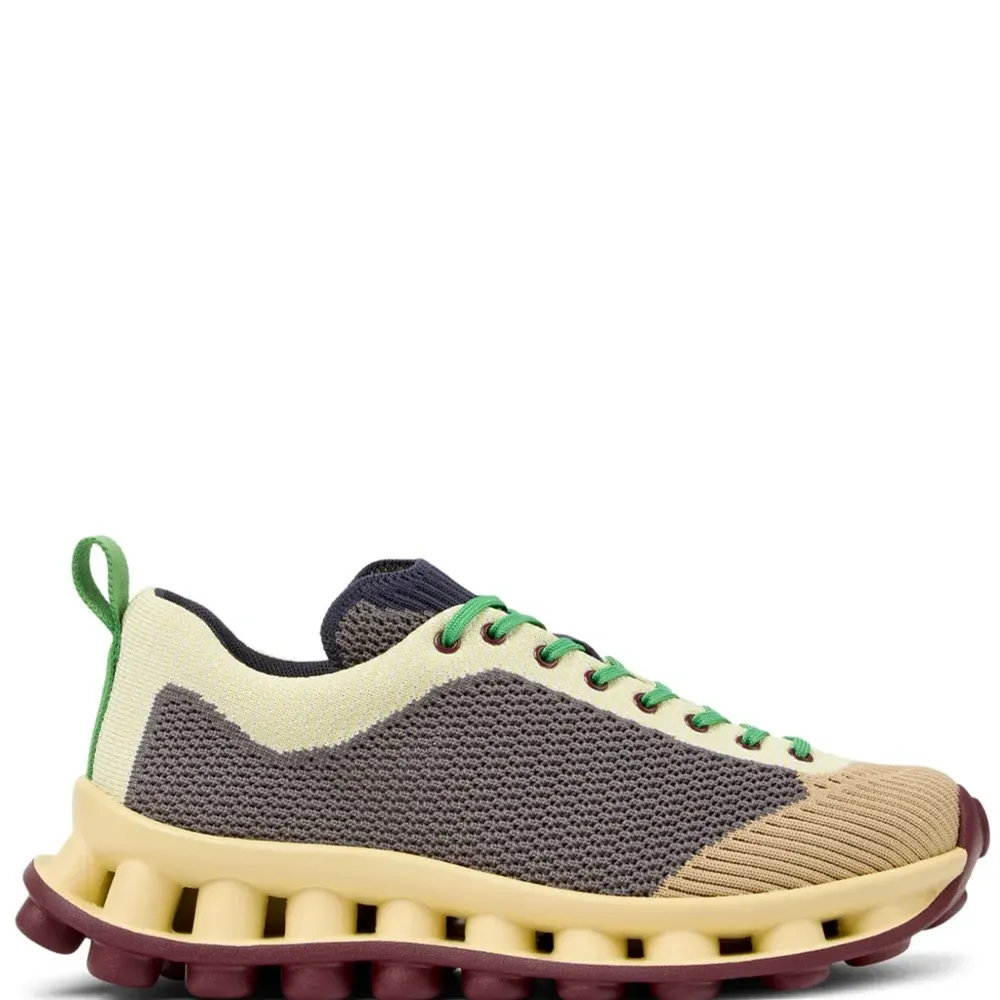 Кроссовки Pelotissima из коллаборации с Sunnei Кроссовки Pelotissima из коллаборации с Sunnei