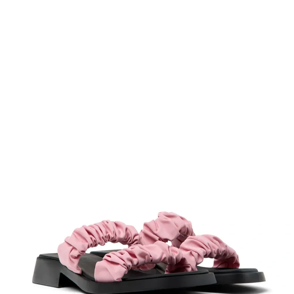 Шлепанцы Dana Шлепанцы Dana