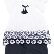 Комплект из блузки и шортов с вышивкой