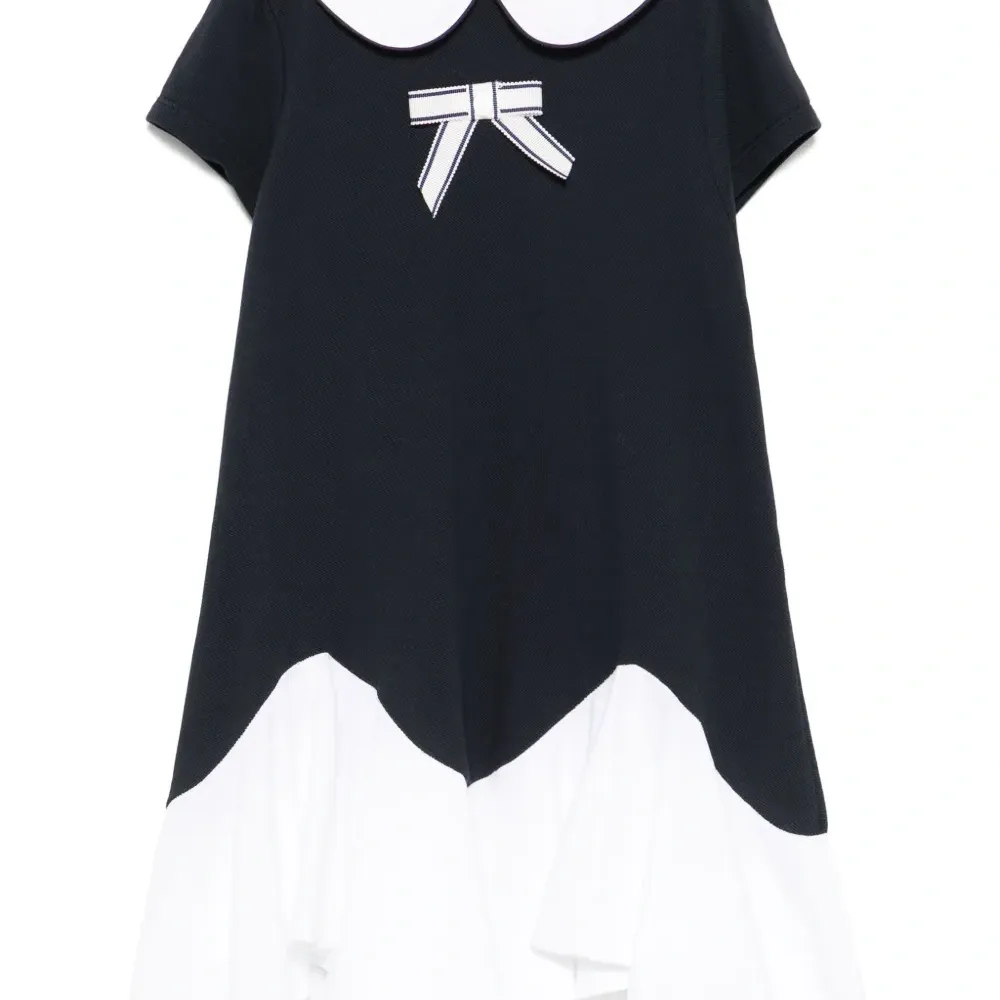 Платье с контрастной окантовкой