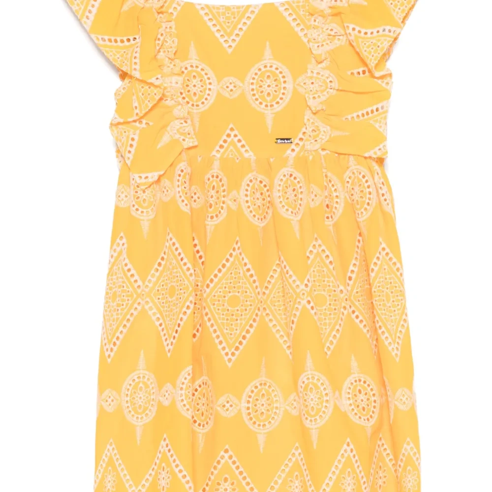 Платье с вышивкой