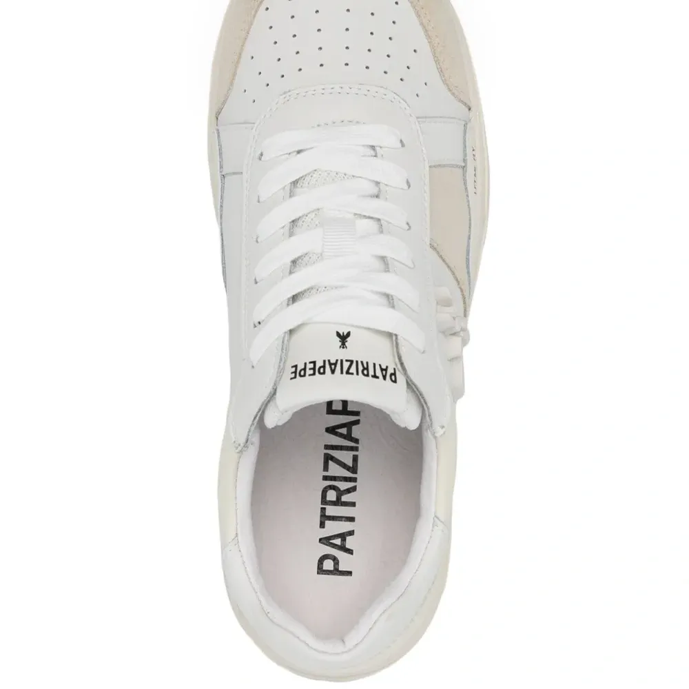 Кожаные кроссовки