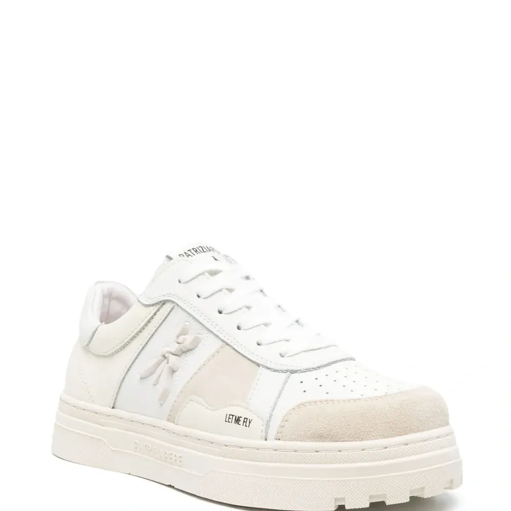 Кожаные кроссовки