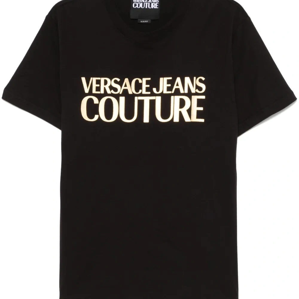 Футболка с логотипом