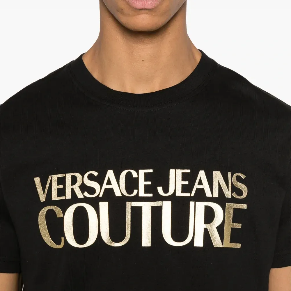 Футболка с логотипом