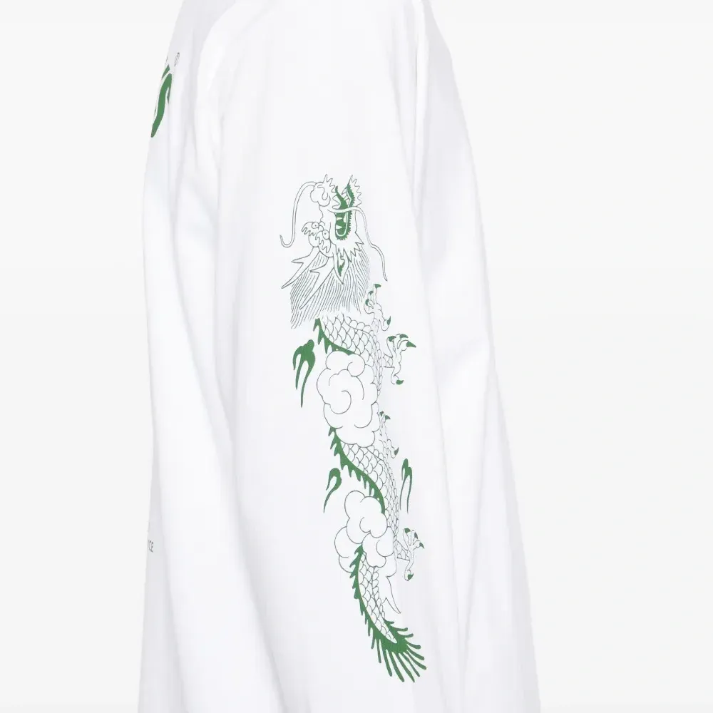 Футболка с графичным принтом