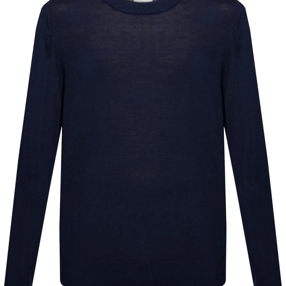 Шерстяной свитер