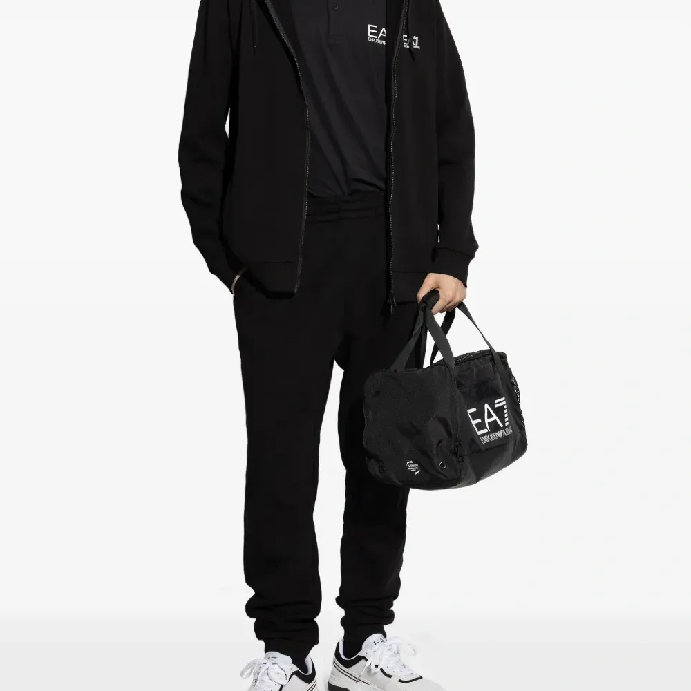 Спортивные брюки