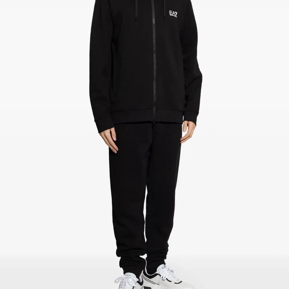 Спортивные брюки