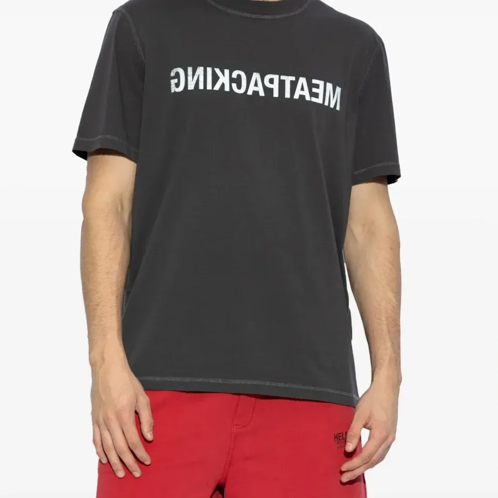 Футболка с логотипом