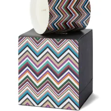 Свеча с узором зигзаг