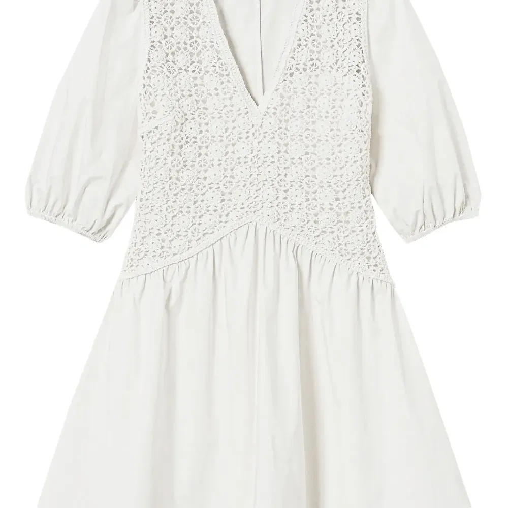 Платье с объемными рукавами