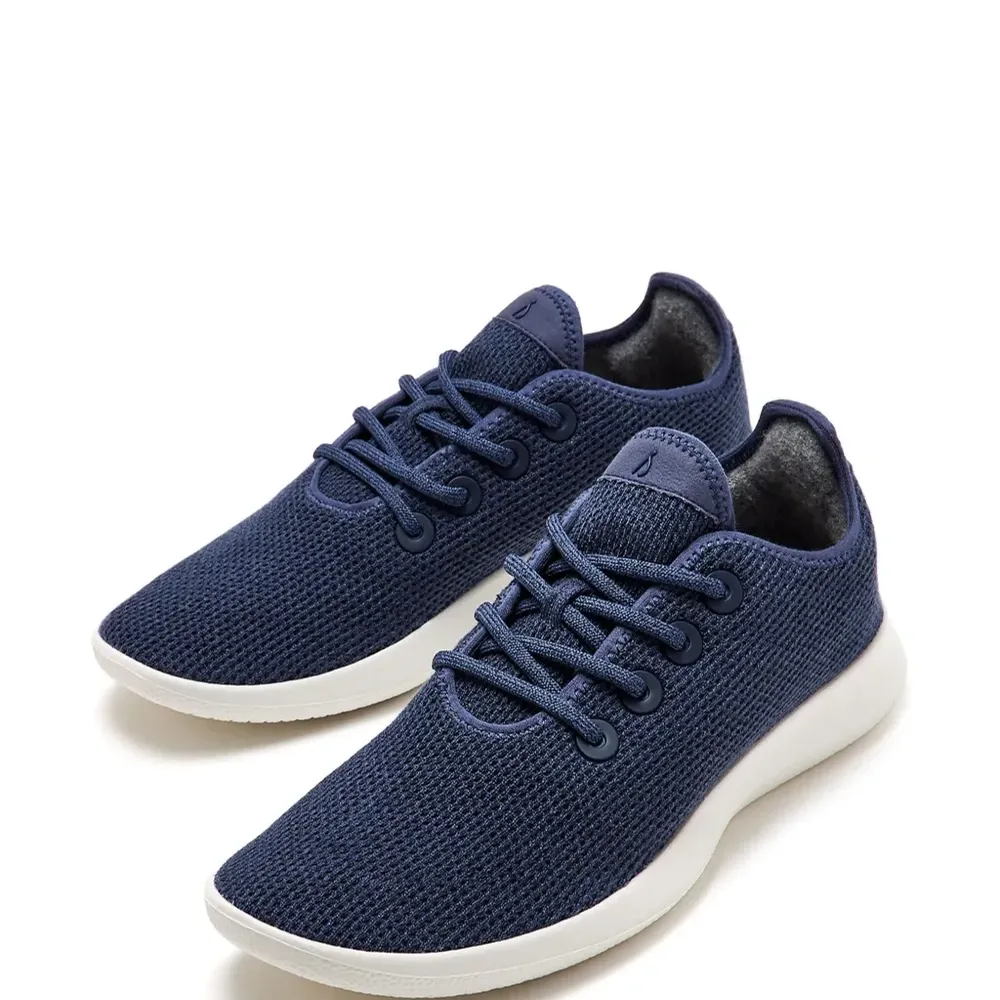 Кроссовки с закругленным носком