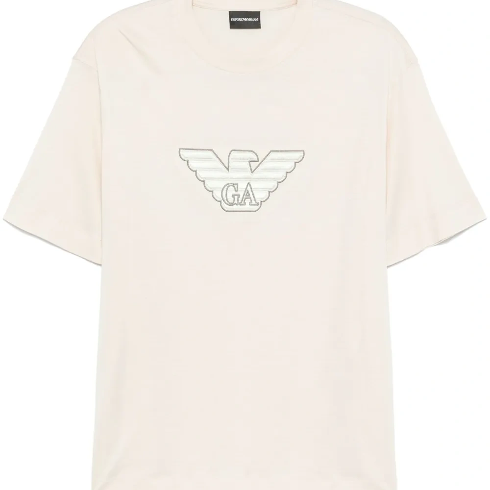 Футболка с вышитым логотипом