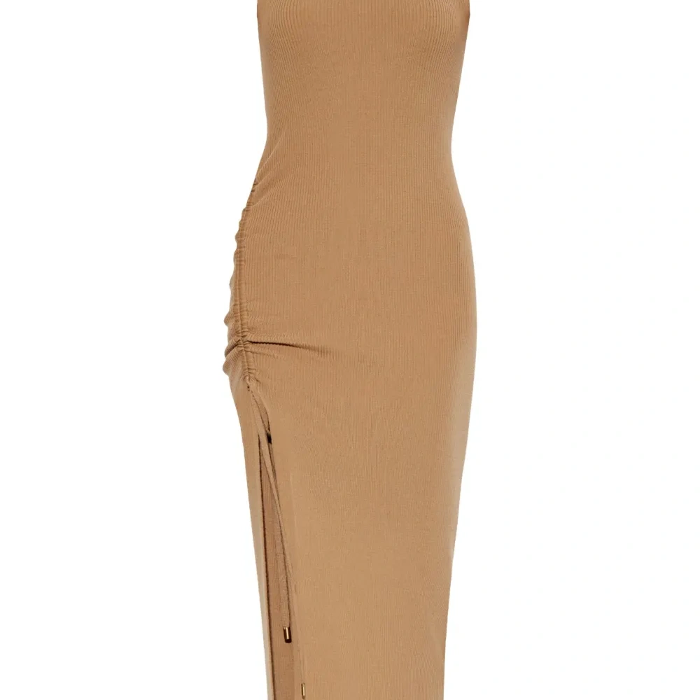 Платье со сборками