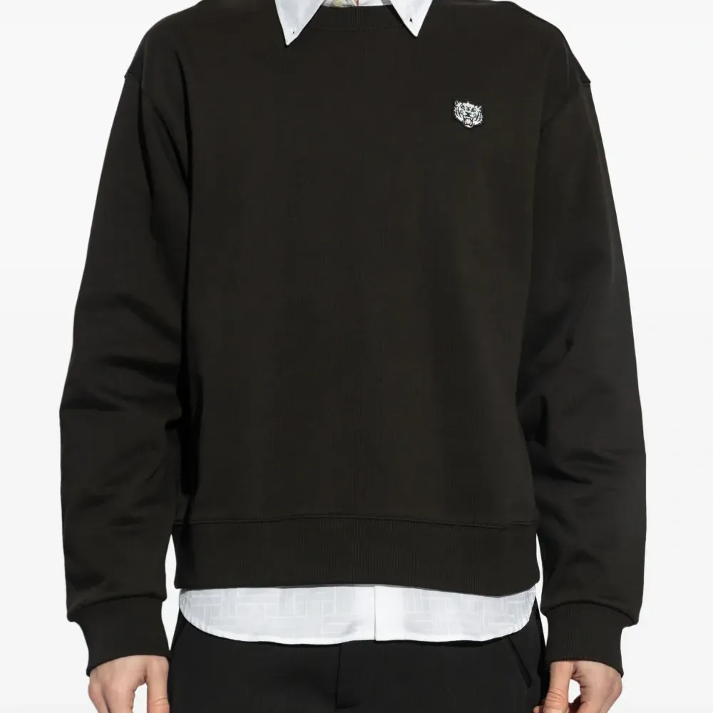 Толстовка с нашивкой-логотипом