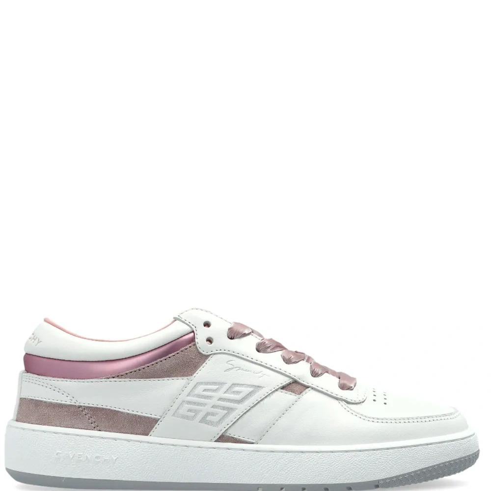 Кроссовки с логотипом