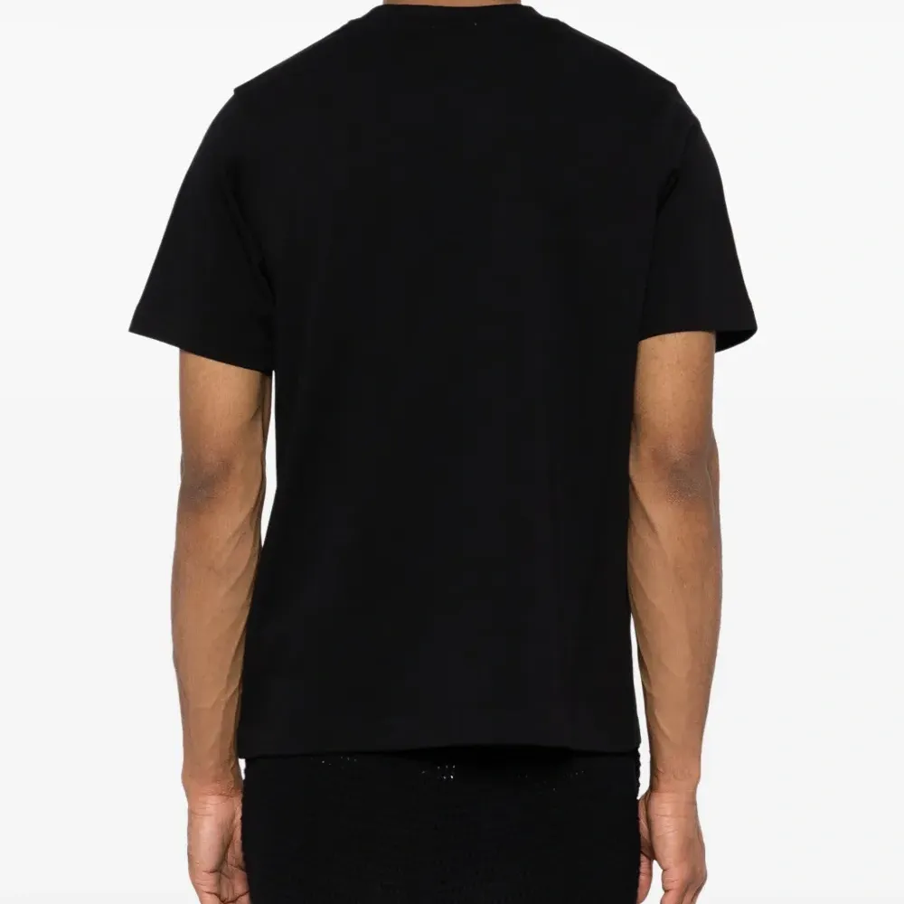 Футболка с нашивкой-логотипом