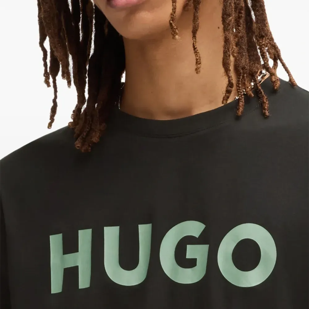 Футболка с логотипом