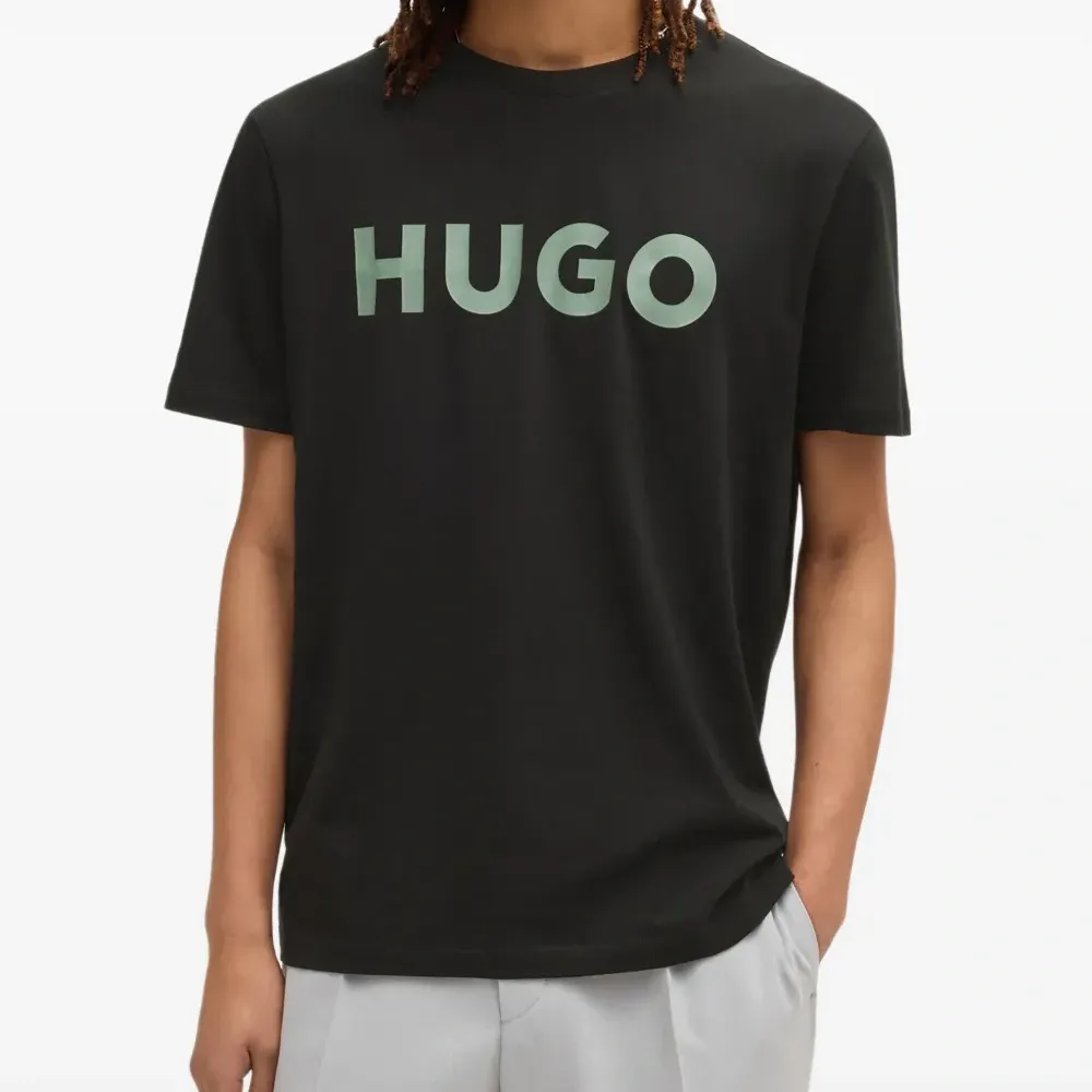 Футболка с логотипом