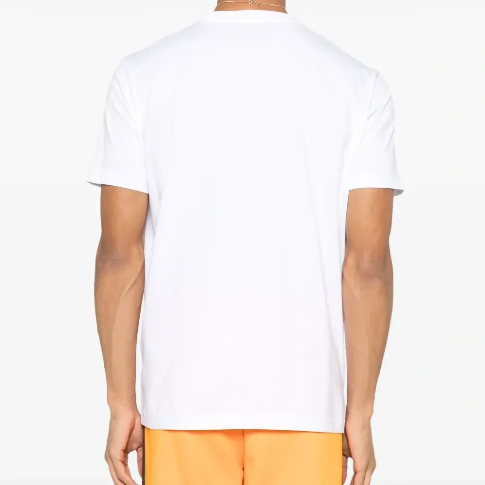 Футболка с вышитым логотипом