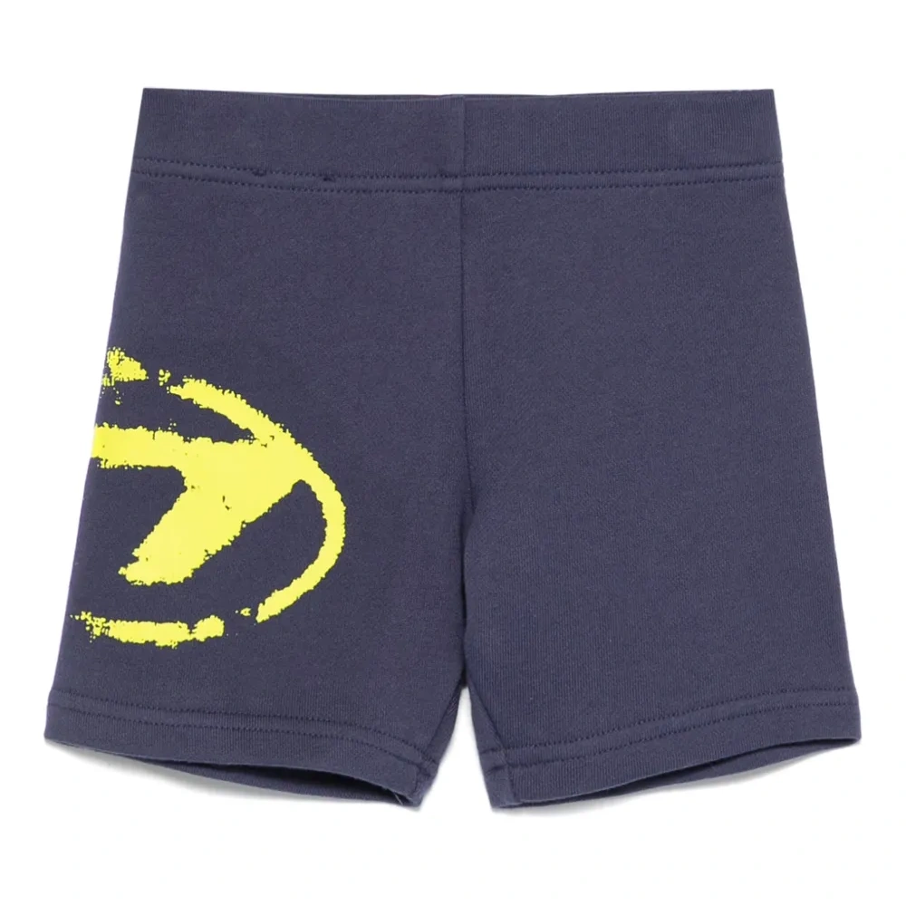 Спортивные шорты