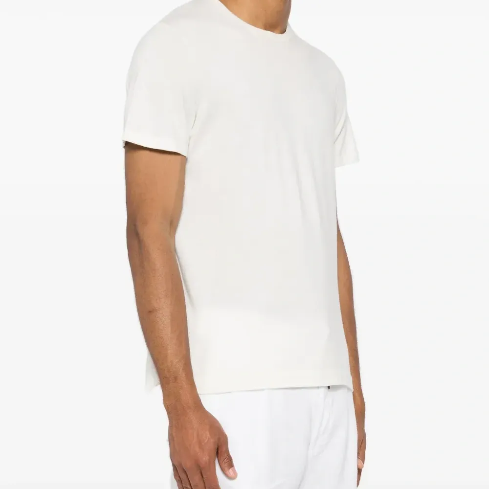 Футболка с круглым вырезом