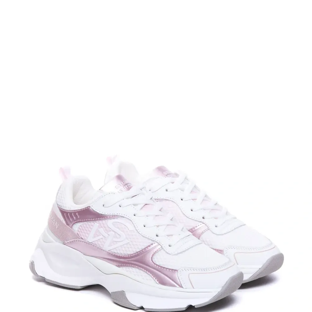 Кроссовки со вставками