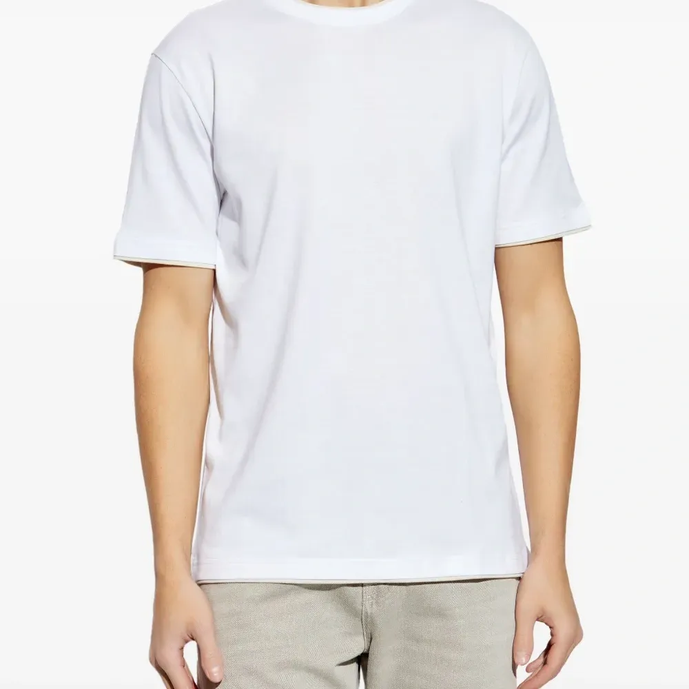 Футболка с круглым вырезом