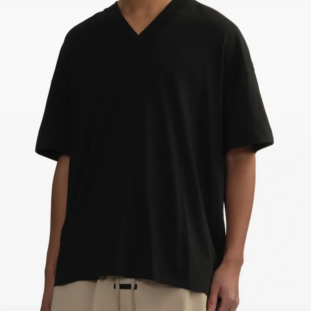 Комплект из трех футболок с V-образным вырезом Комплект из трех футболок с V-образным вырезом