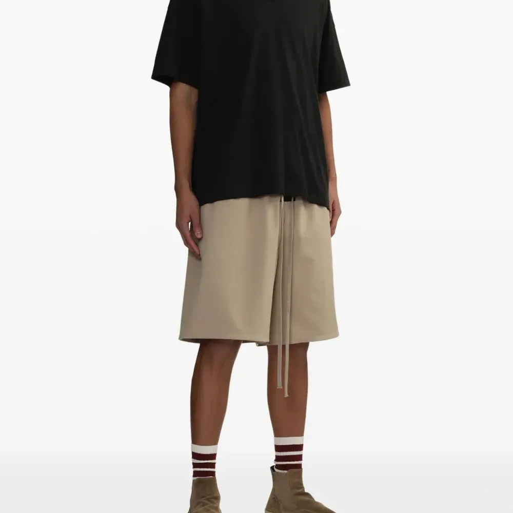 Комплект из трех футболок с V-образным вырезом Комплект из трех футболок с V-образным вырезом