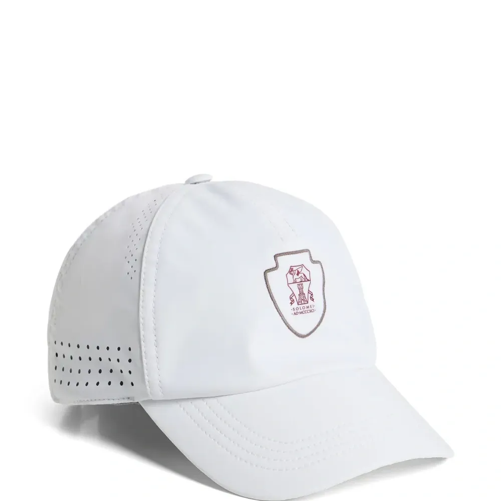 бейсболка с нашивкой-логотипом