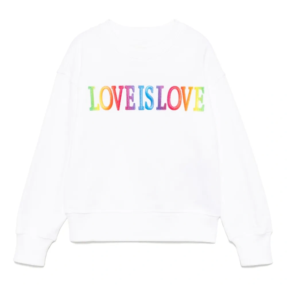 Футболка с вышитым логотипом