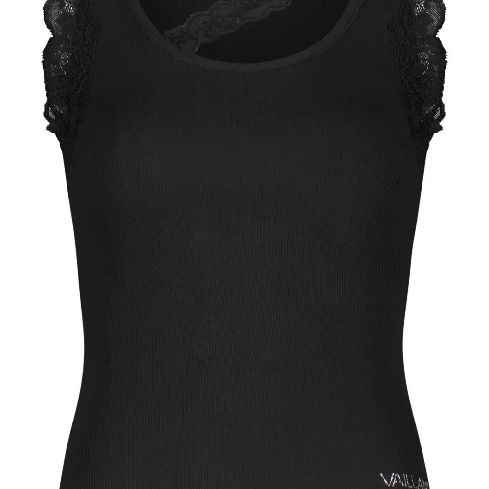 Топ в рубчик с кружевной отделкой