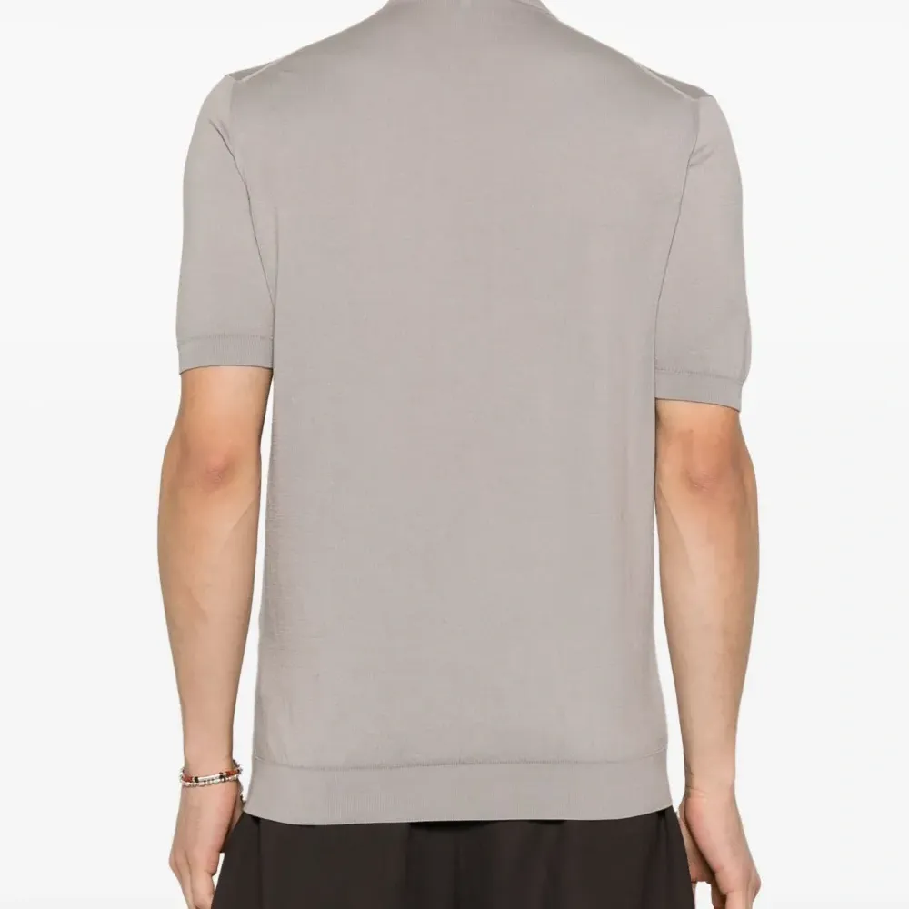 Футболка тонкой вязки