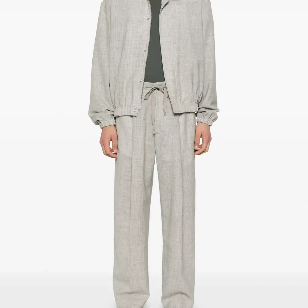 Футболка тонкой вязки