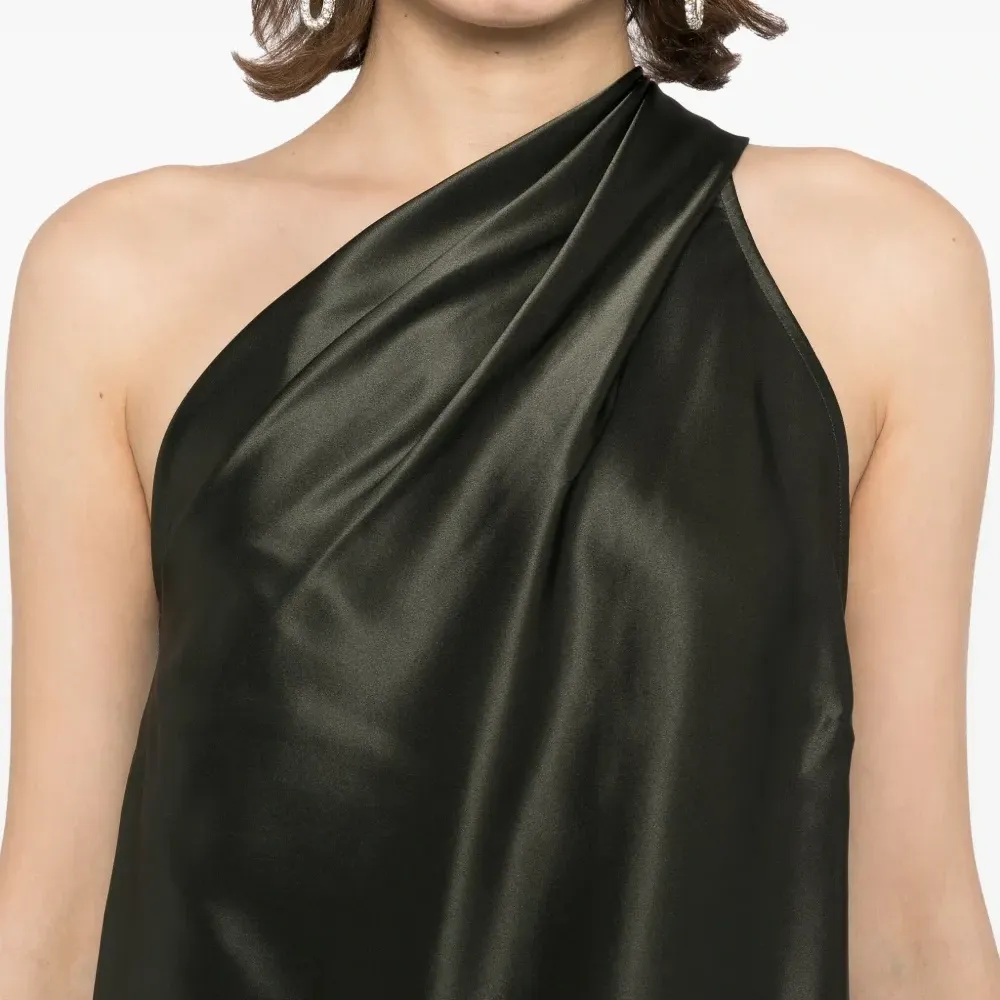 Топ асимметричного кроя с вырезом халтер