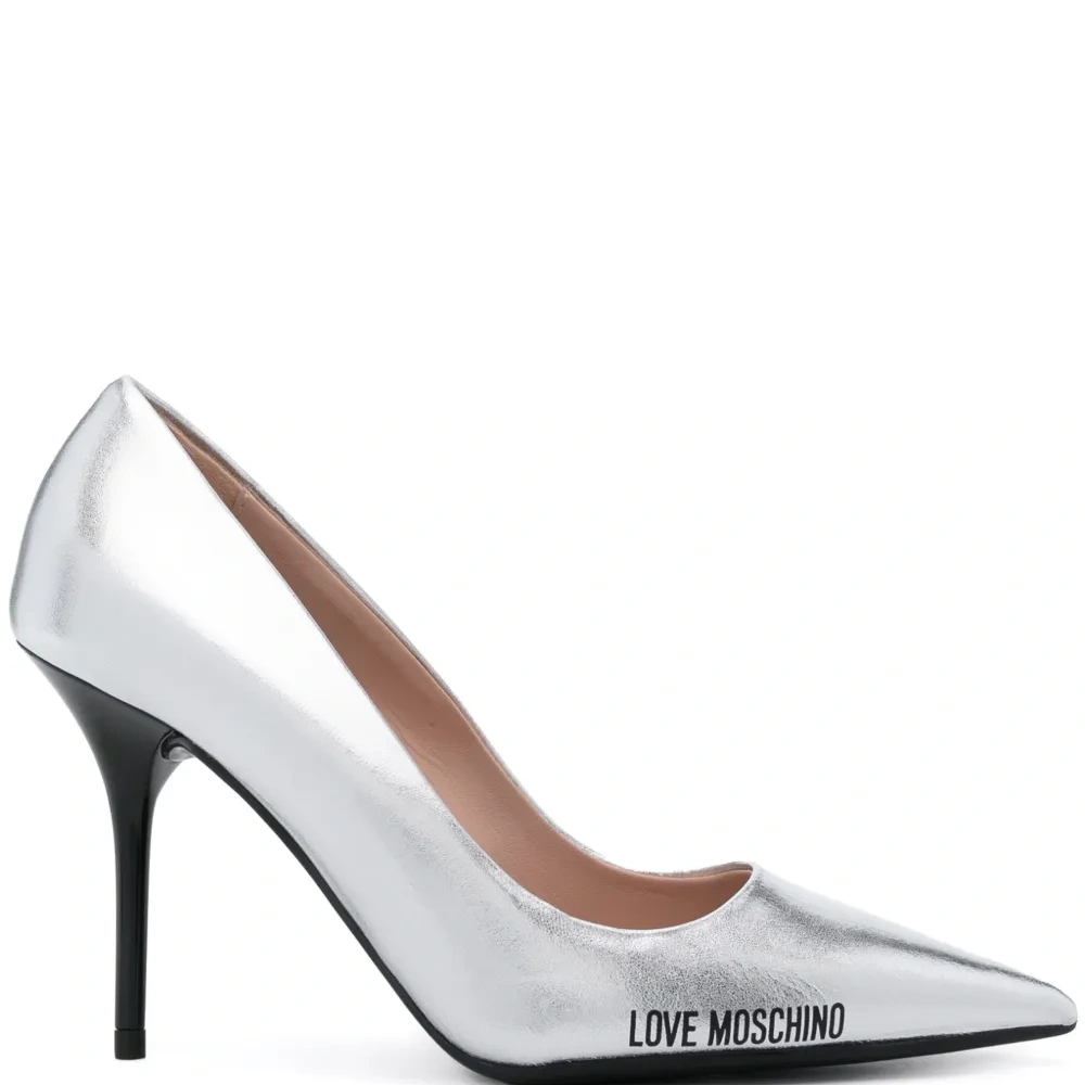 Туфли с логотипом