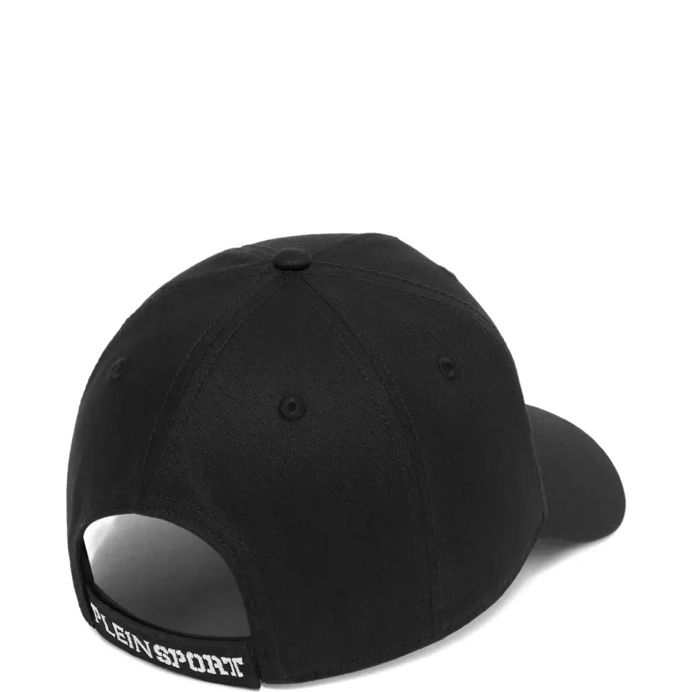 Бейсбольная кепка с вышивкой