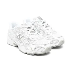 Кроссовки 740