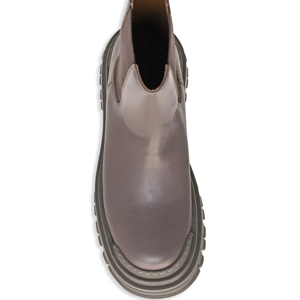 Ботинки челси на массивной подошве