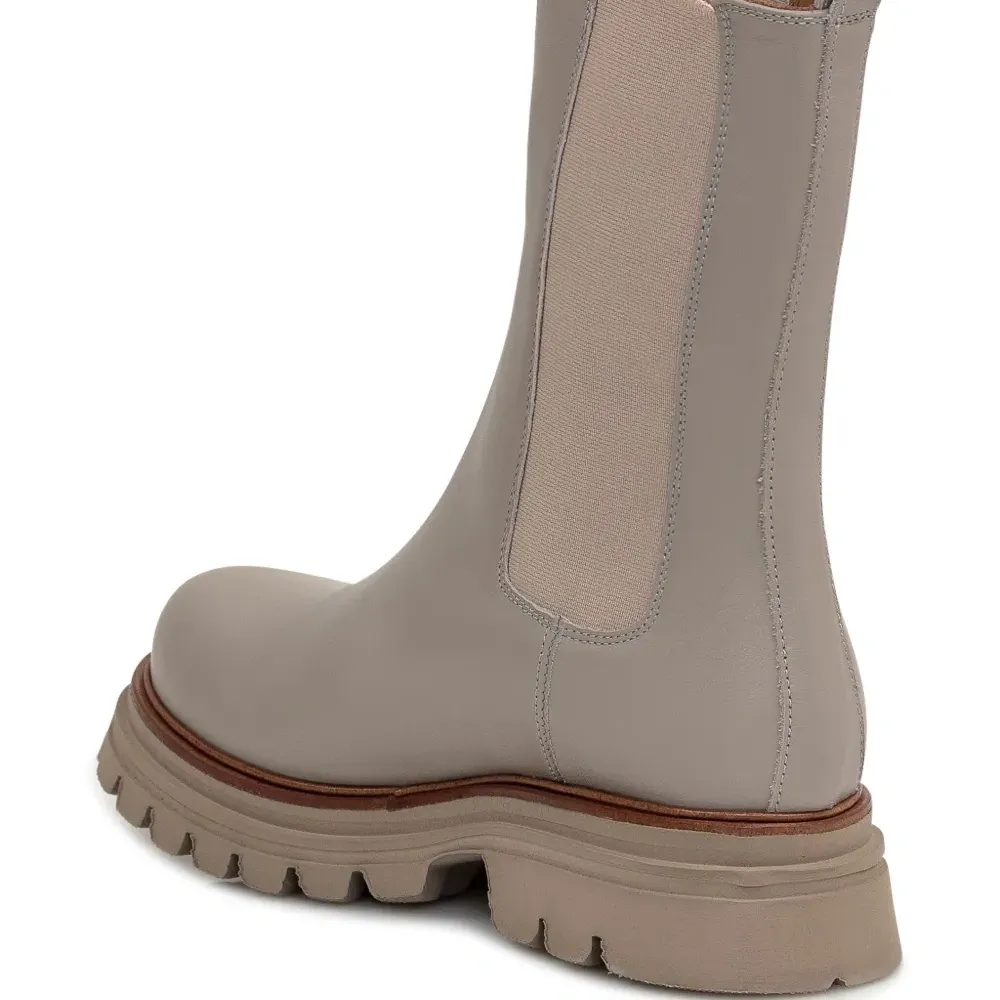 Кожаные ботинки