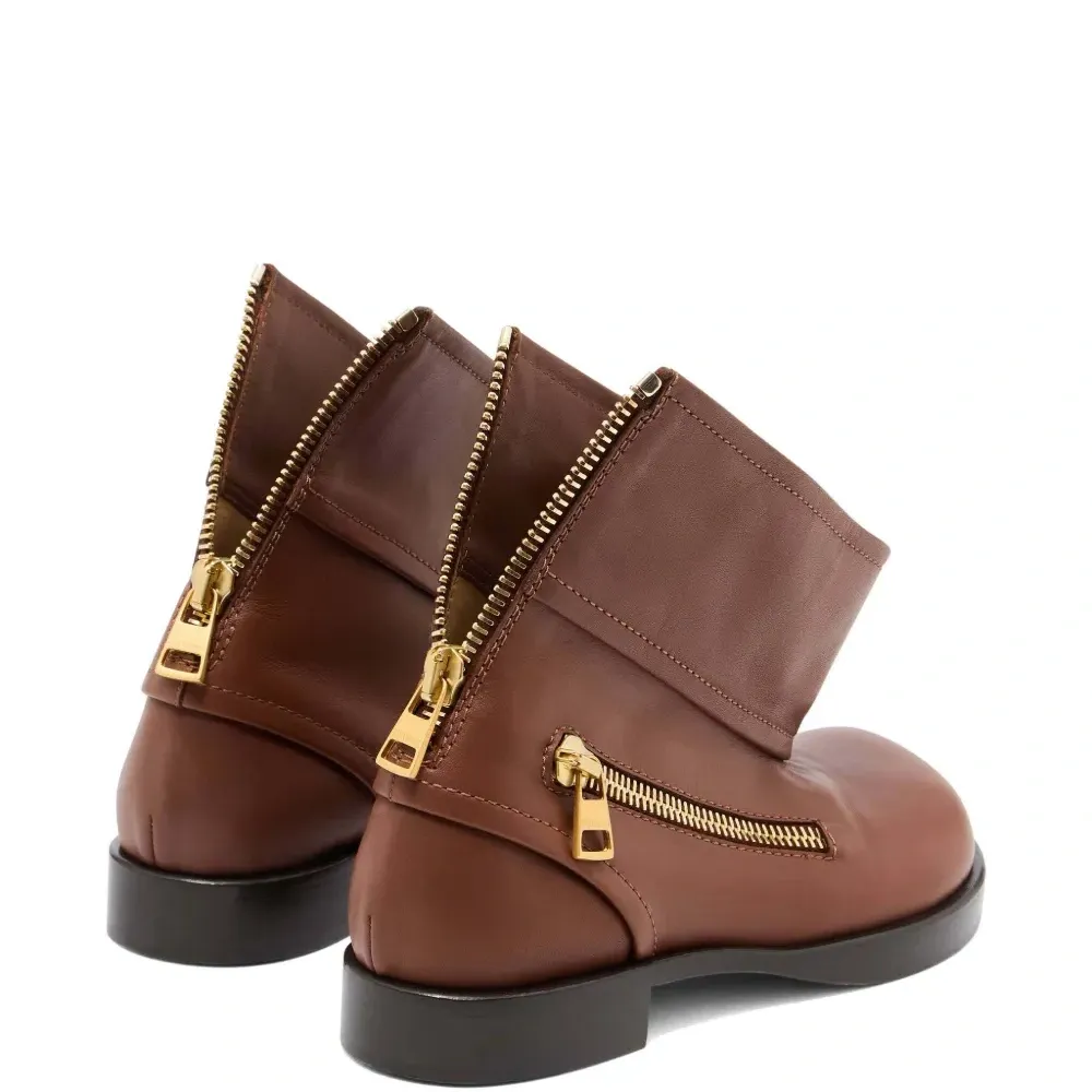 Кожаные ботинки