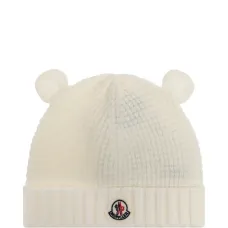 Шапка бини с нашивкой-логотипом Шапка бини с нашивкой-логотипом