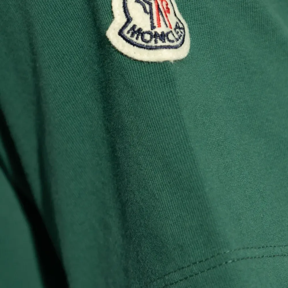 Футболка с логотипом