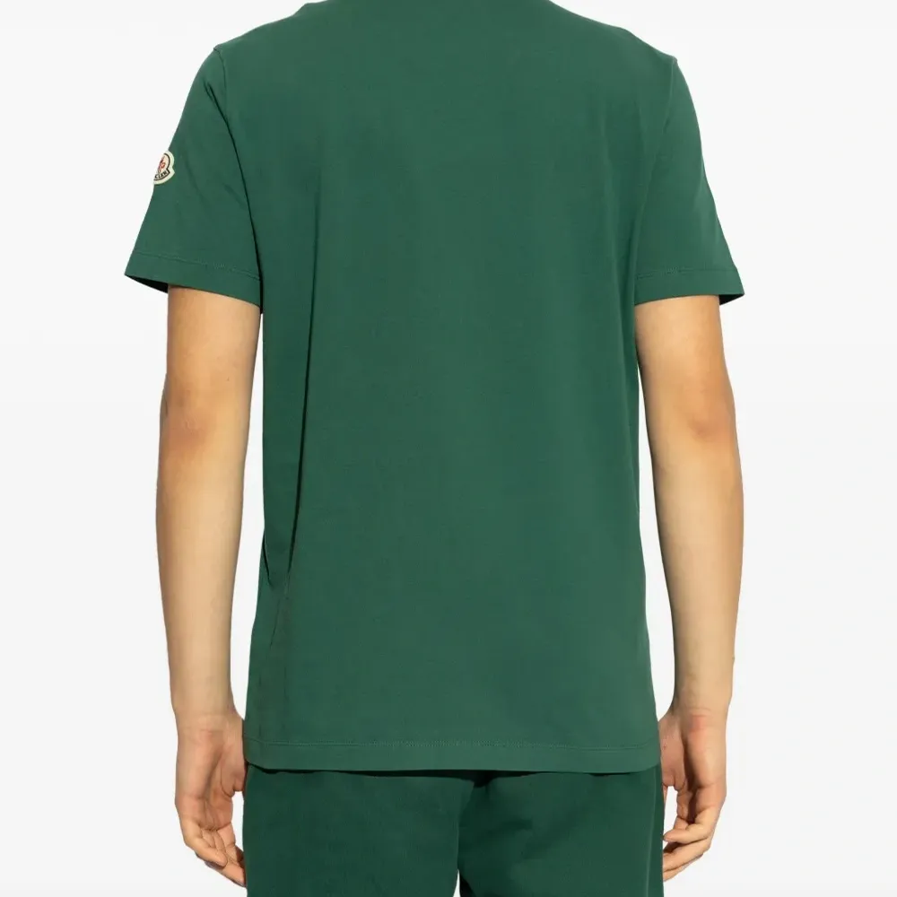 Футболка с логотипом