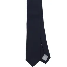 Галстук с заостренным концом