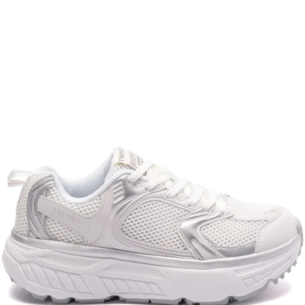 Кроссовки с сетчатыми вставками