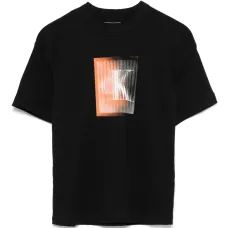 Футболка с логотипом