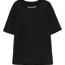 Футболка с вышитым логотипом